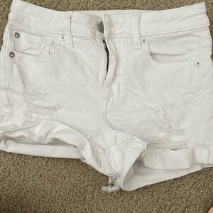 Unworn white American Eagle denim shorts in a size 2 but can fit a little bigger